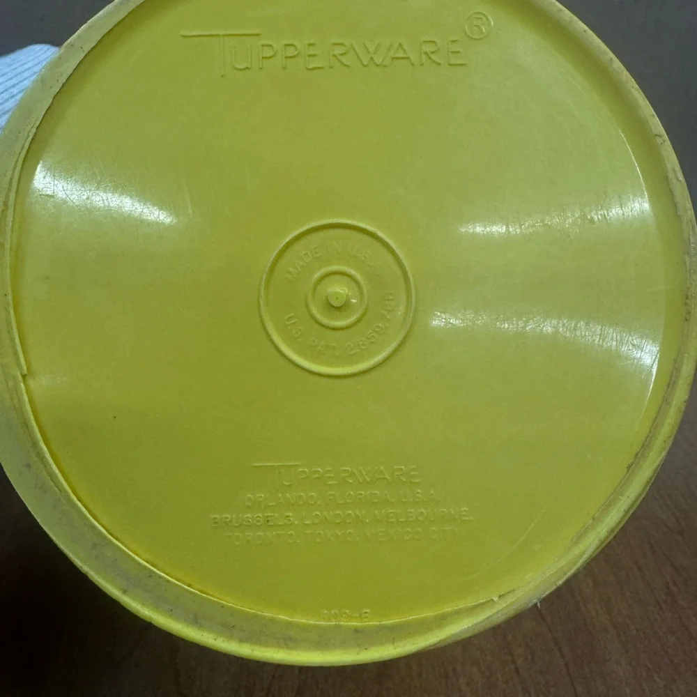 Vintage Tupperware Yellow Canister Container w Lid Retro Kitchen‎ Storage USA